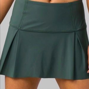 Lost in Pace Lululemon skirt. 10 Tall. Olive color